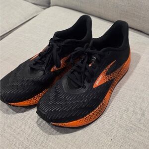 Brooks Dynamic Black and Orange Sneakers